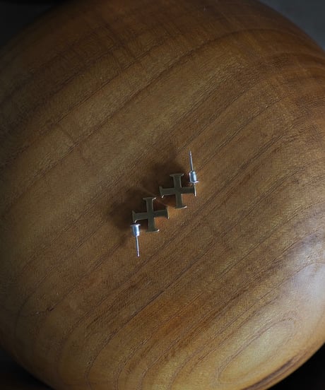 TOU pierced small  -brass-