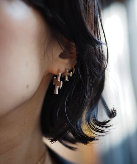 TOU pierced small  -brass-