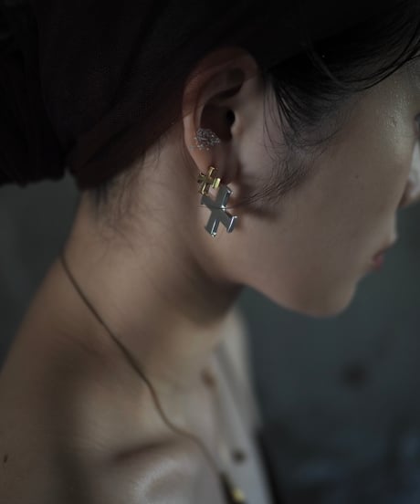 TOU pierced small  -brass-