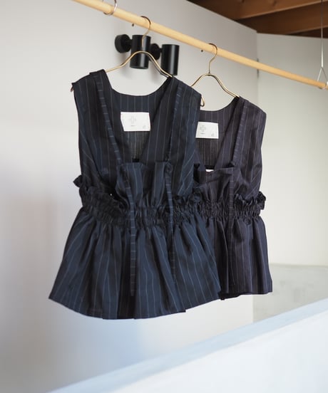 lots of gather blouse -wool  strip-