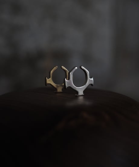 TOU earcuff -brass-
