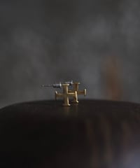 TOU pierced small  -brass-