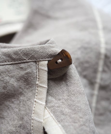washed linen vest -sand-