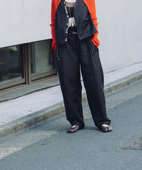 wool  tuck curve pants