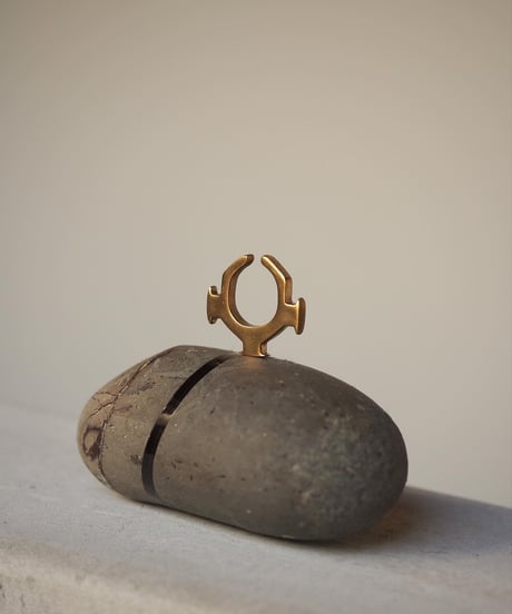 TOU earcuff -brass-