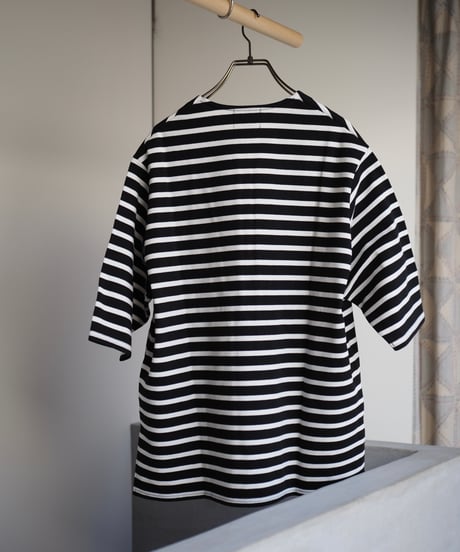 transit boder Tee -black-