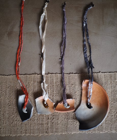 paisley necklace -lilac/dalmatian jasper