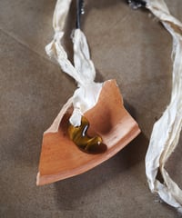 paisley necklace -ecru/tiger eye-