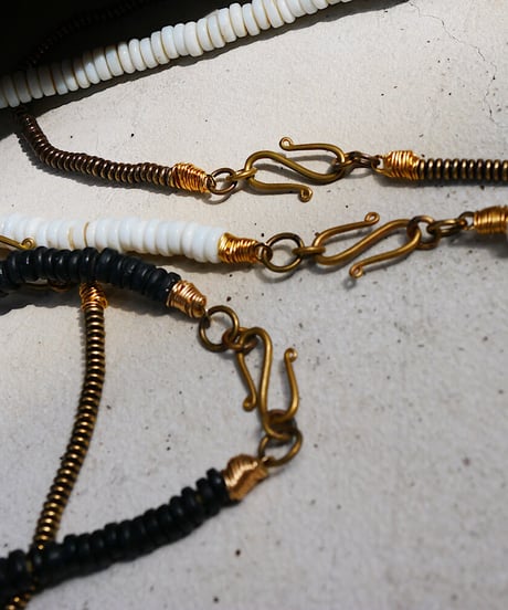 seeds double necklace MONO -black-
