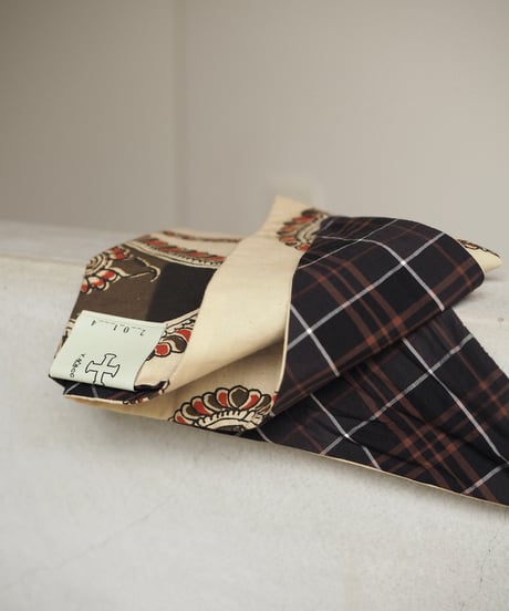 triangle cloth -beige,black-
