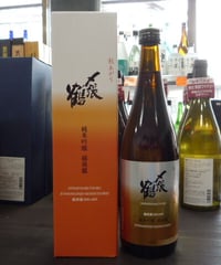 〆張鶴　純米吟醸　越淡麗 720ml