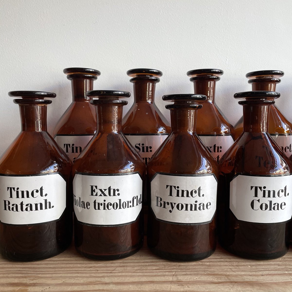 アンバーガラスの薬瓶 | antiques miyawaki modern