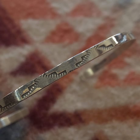 NAVAJO 『925SILVER NARROW BANGLE（FLAT）』