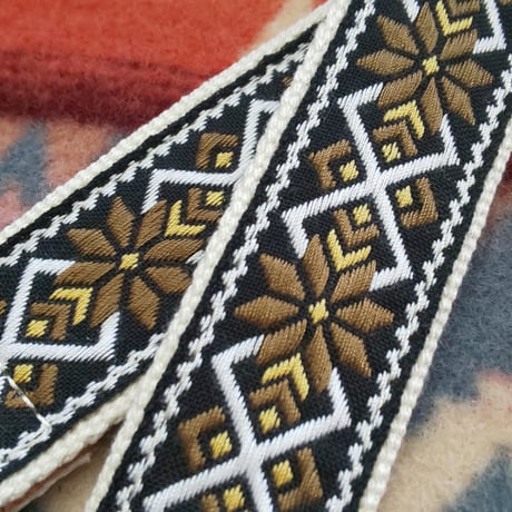 Nasngwam. 『TIROLEAN BELT （A）』