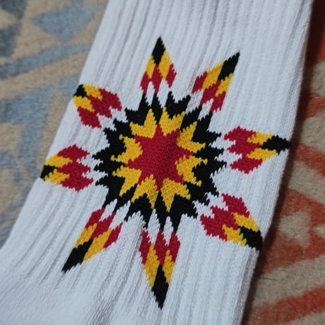Nasngwam. 『LONESTAR SOCKS（WHITE&RED）』