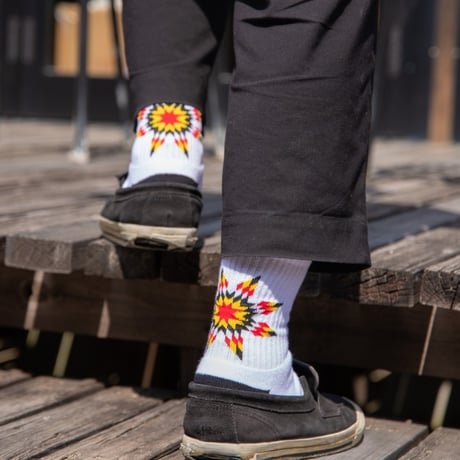 Nasngwam. 『LONESTAR SOCKS（WHITE&RED）』