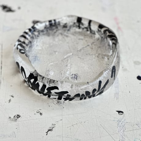 INTERVENTIONS #009 / Glass Object × Black Paint