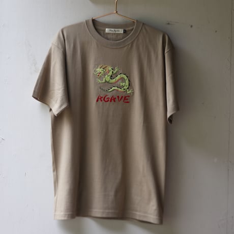 humanity×MENOSYAMA 【poorpatch T-shirt】AGAVEDRAGON (サンドカーキ)    予約販売