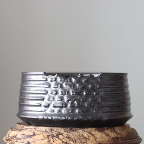 Yuta Uchida / black glaze melt / humanity pot     no.512-88
