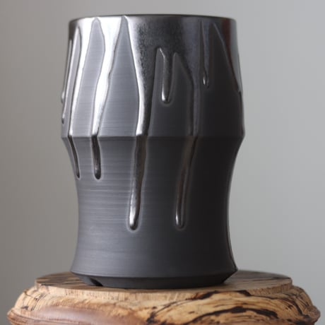 Yuta Uchida / black glaze / humanity pot     no.512-77
