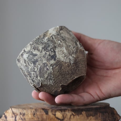 Masato Akutsu〝graffito″ / humanity pot    no.609-79