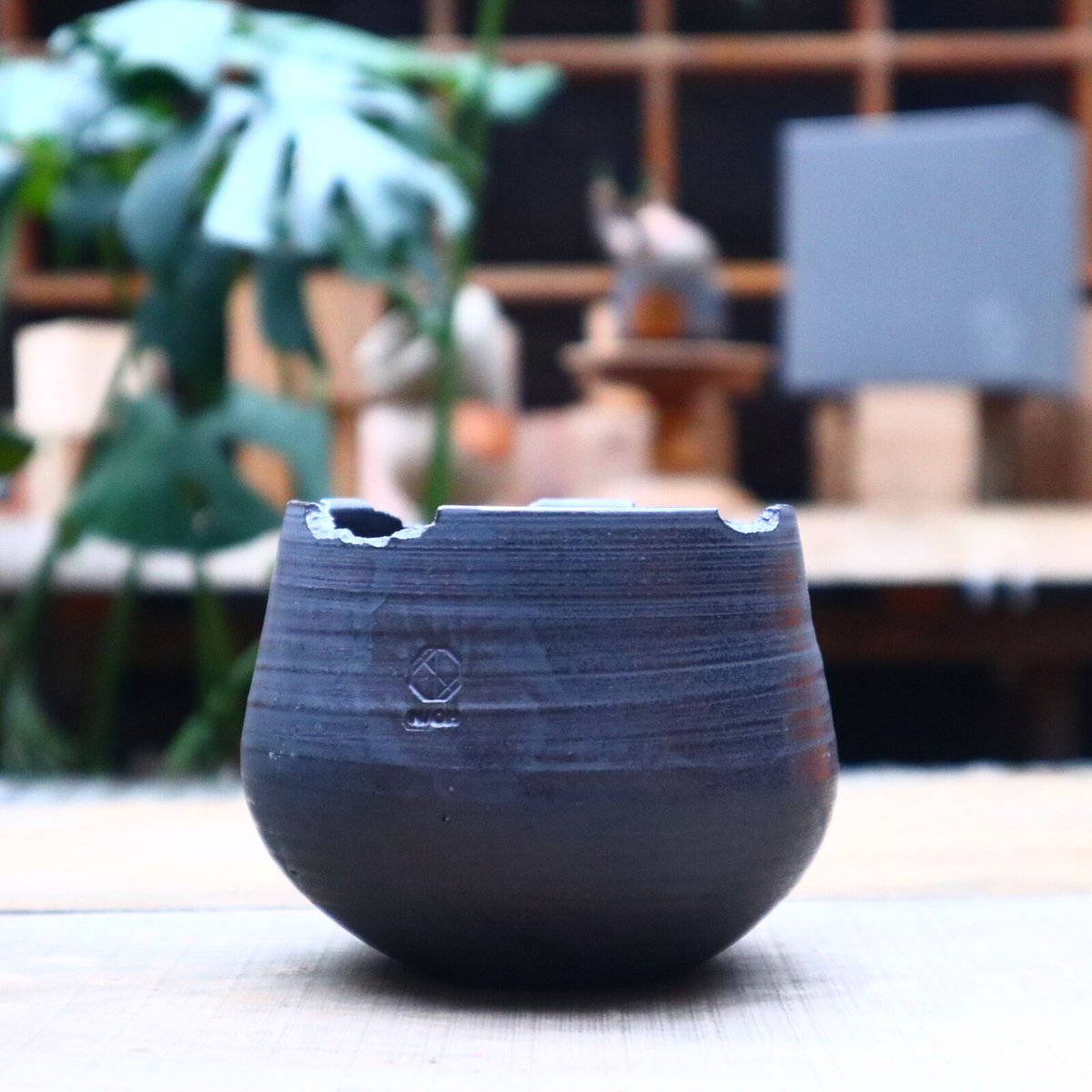 N/OH コロ鉢 ブラック SSサイズ N/OH コロ鉢 / SS / N-Black no.717/27 | 芽の巣山