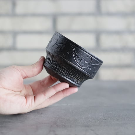 Yuta Uchida / black clay (3号鉢)  no.125-33