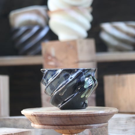 P&A ceramic ware / spiral pot 　no.108-106