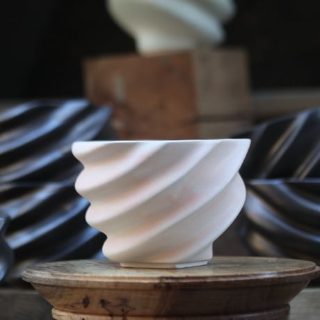 P&A ceramic ware / spiral pot 　no.108-108