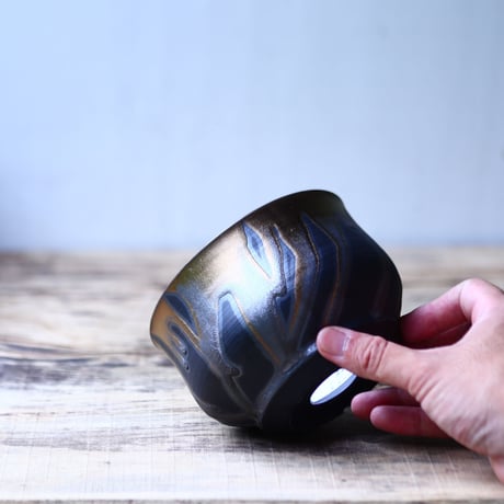 Yuta  Uchida 〝gold  glaze″   /   humanity pot       no.80238