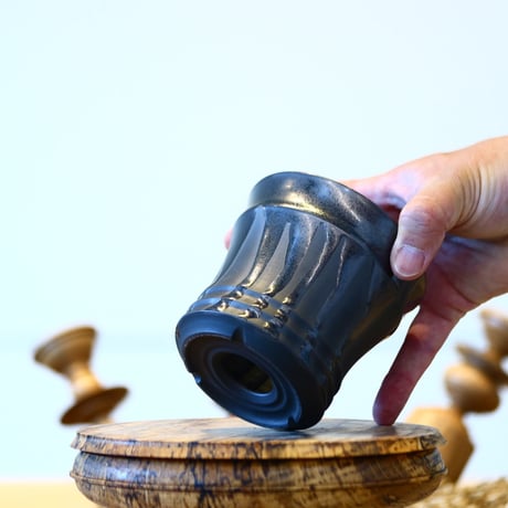 Yuta Uchida〝black glaze″ / humanity pot    no514-U28