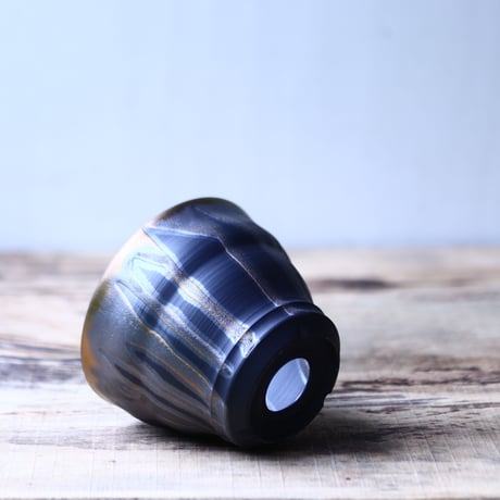 Yuta  Uchida 〝gold  glaze″   /   humanity pot       no.80231