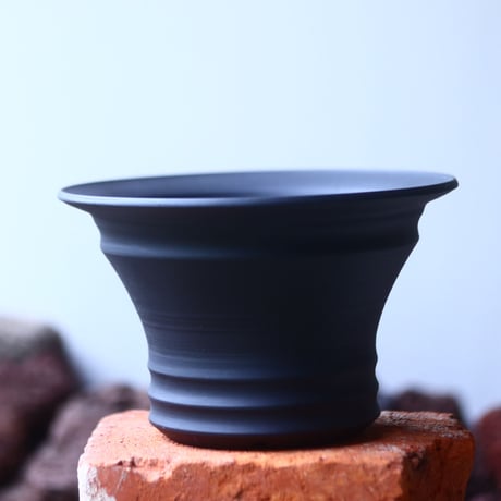 Yuta  Uchida 〝black  clay″   /   humanity pot       no.510-32