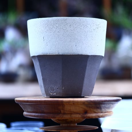 N/OH    GUDEA   S / Rich black + White   no.926/1