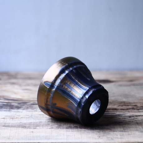 Yuta  Uchida 〝gold  glaze″   /   humanity pot       no.80224
