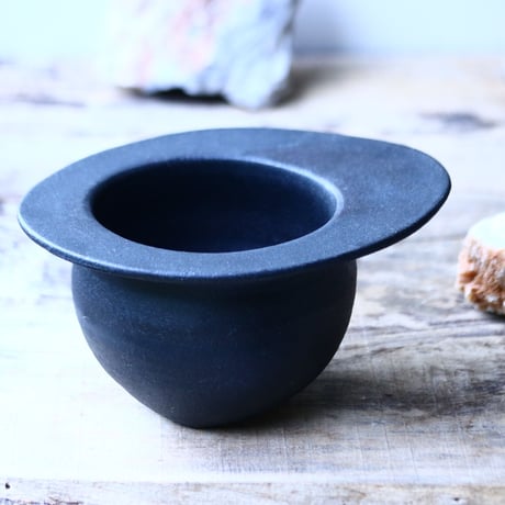 Kaori  Ono 〝blacca″   /   humanity pot       no.91354