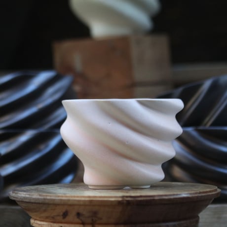 P&A ceramic ware / spiral pot 　no.108-109