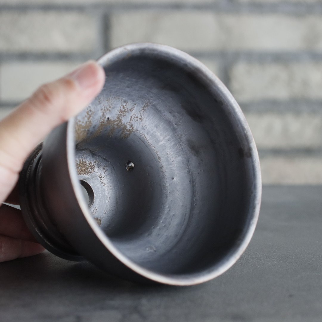 takero pot / mushikui / テツ (4.5号) no.531-2 | 芽の巣山