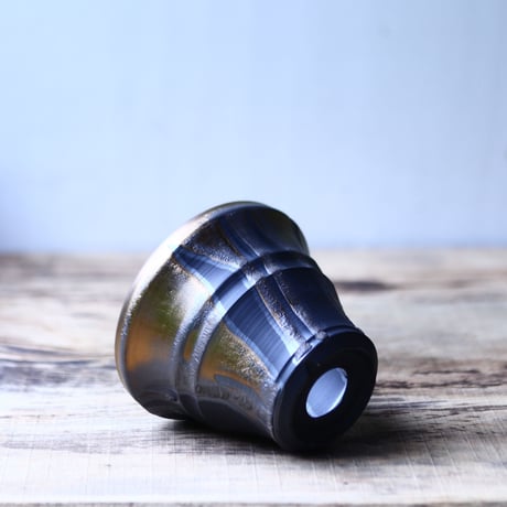 Yuta  Uchida 〝gold  glaze″   /   humanity pot       no.80236