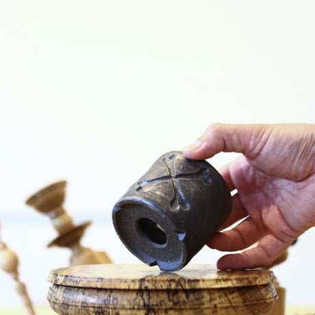 HUM / humanity pot     no.625-11