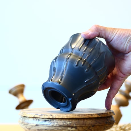 Yuta Uchida〝black glaze″ / humanity pot    no514-U22