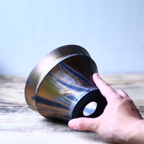 Yuta  Uchida 〝gold  glaze″   /   humanity pot       no.80255