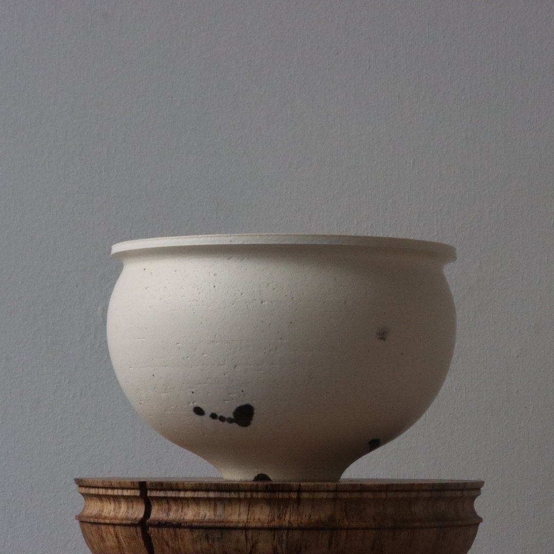 N/OH / コロ鉢 / matt white (dripping/呉須) / S (5号)