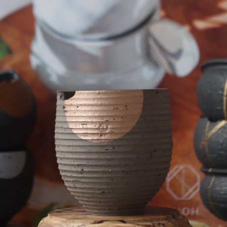 芽の巣山別注 N/OH コロ鉢 SSサイズ ヤマバチセット 芽の巣山別注 N/OH コロ鉢 SSサイズ ヤマバチセット