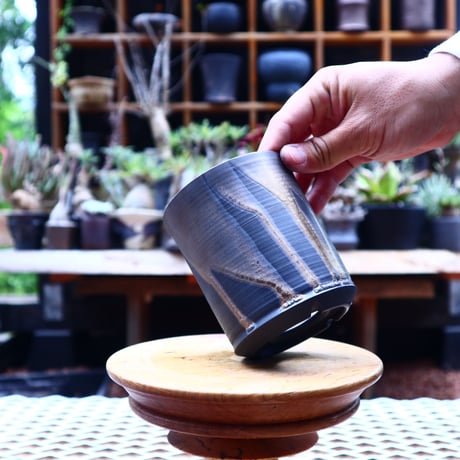Yuta  Uchida 〝gold glaze″   /   humanity pot       no.548