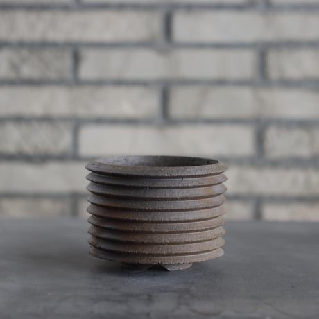 芽の巣山　陶器鉢　未使用品 2025年最新】芽の巣山の人気アイテム - メルカリ