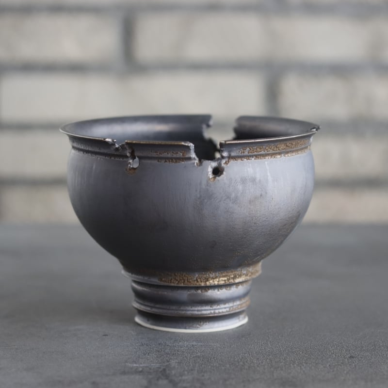 takero pot / mushikui / テツ (4号) no.531-3 | 芽の巣山