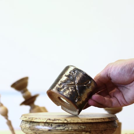 HUM / humanity pot     no.625-17