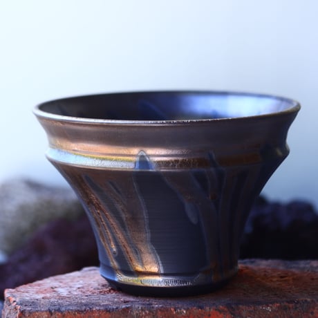 Yuta  Uchida 〝gold  glaze″   /   humanity pot       no.42555