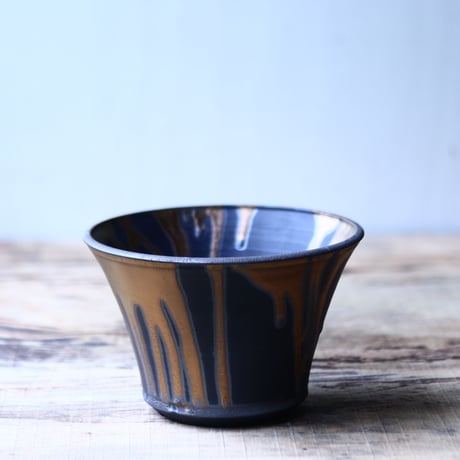 Yuta  Uchida 〝gold  glaze″   /   humanity pot       no.80252